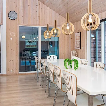 18 Person In Holiday home *